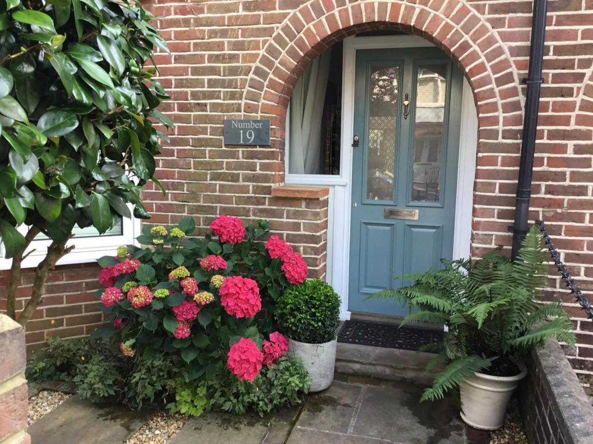 Number 19 B&B Chichester Exterior photo