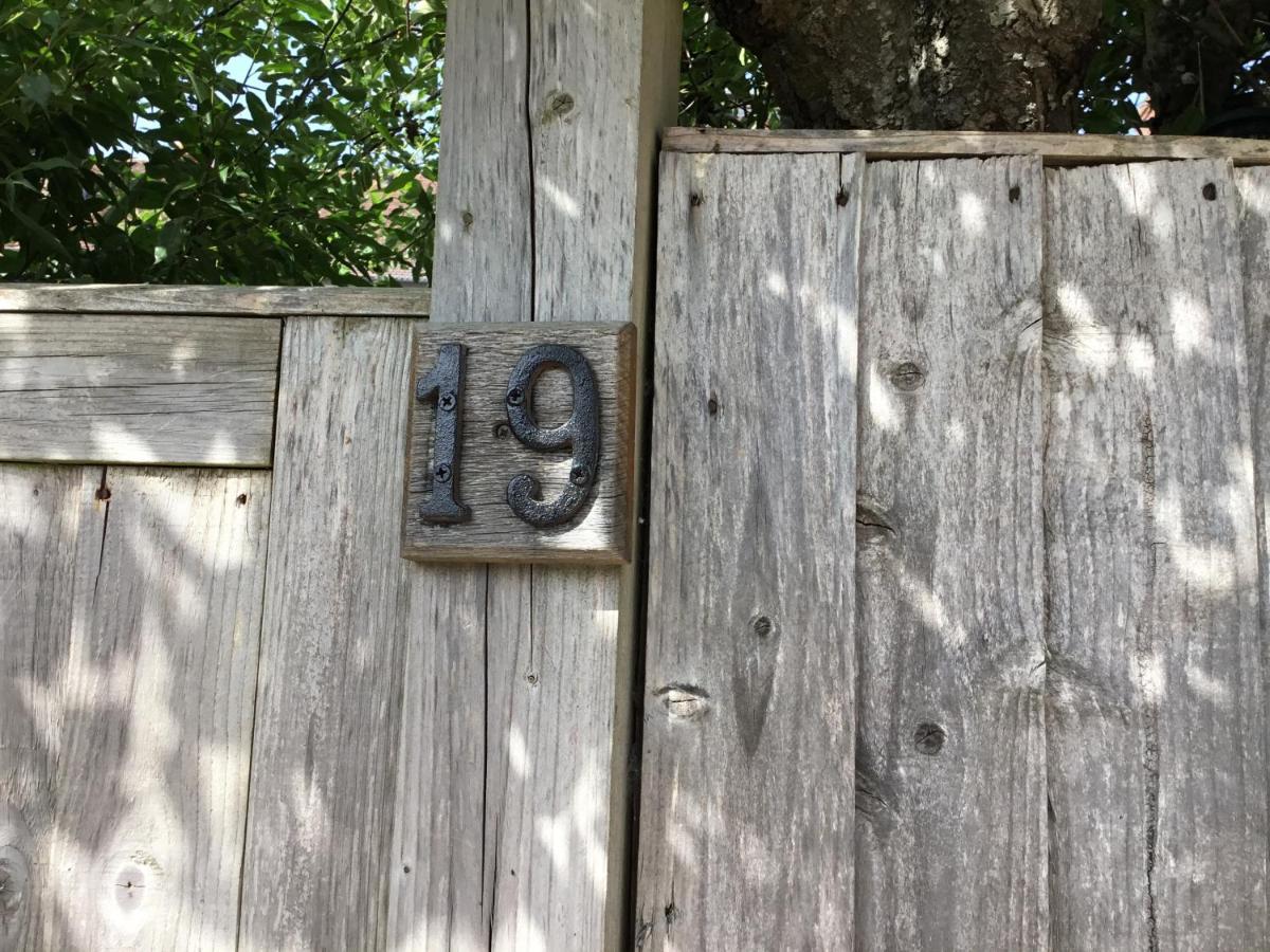 Number 19 B&B Chichester Exterior photo